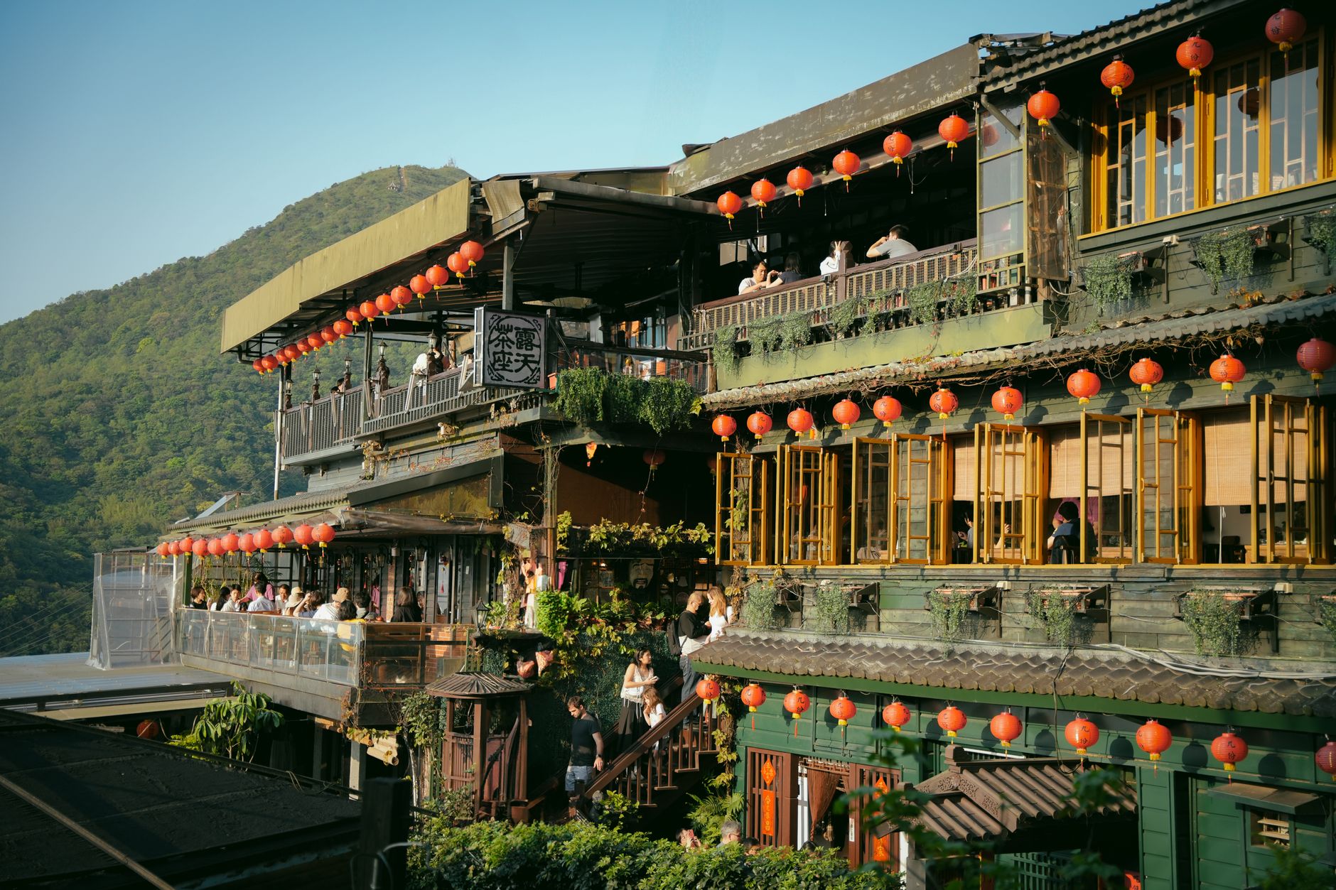 Panduan Kuliner Jiufen: A-Mei Tea House, Cafe Teahouse Wajib Dikunjungi