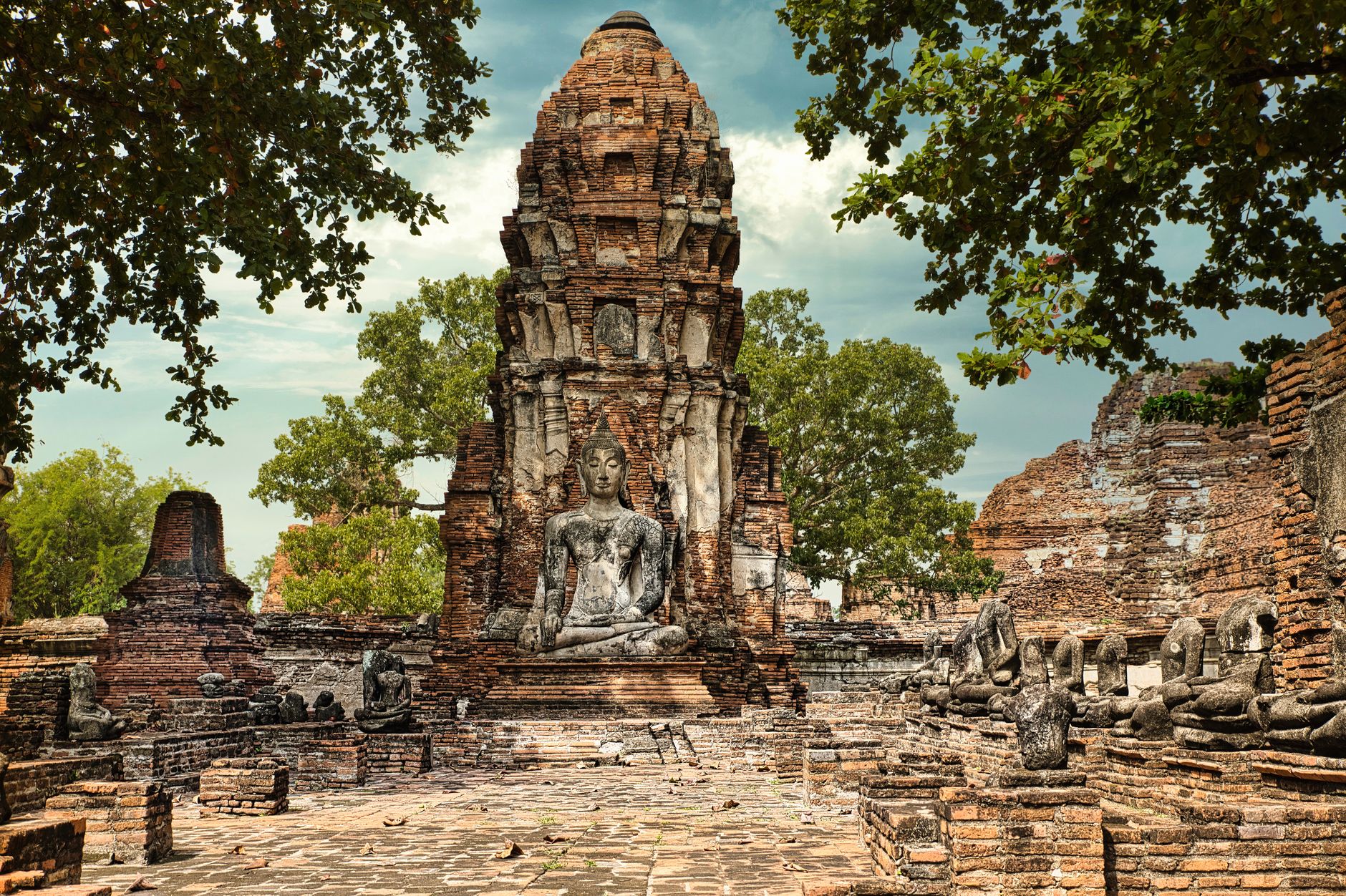 Baan Watcharachai signature
