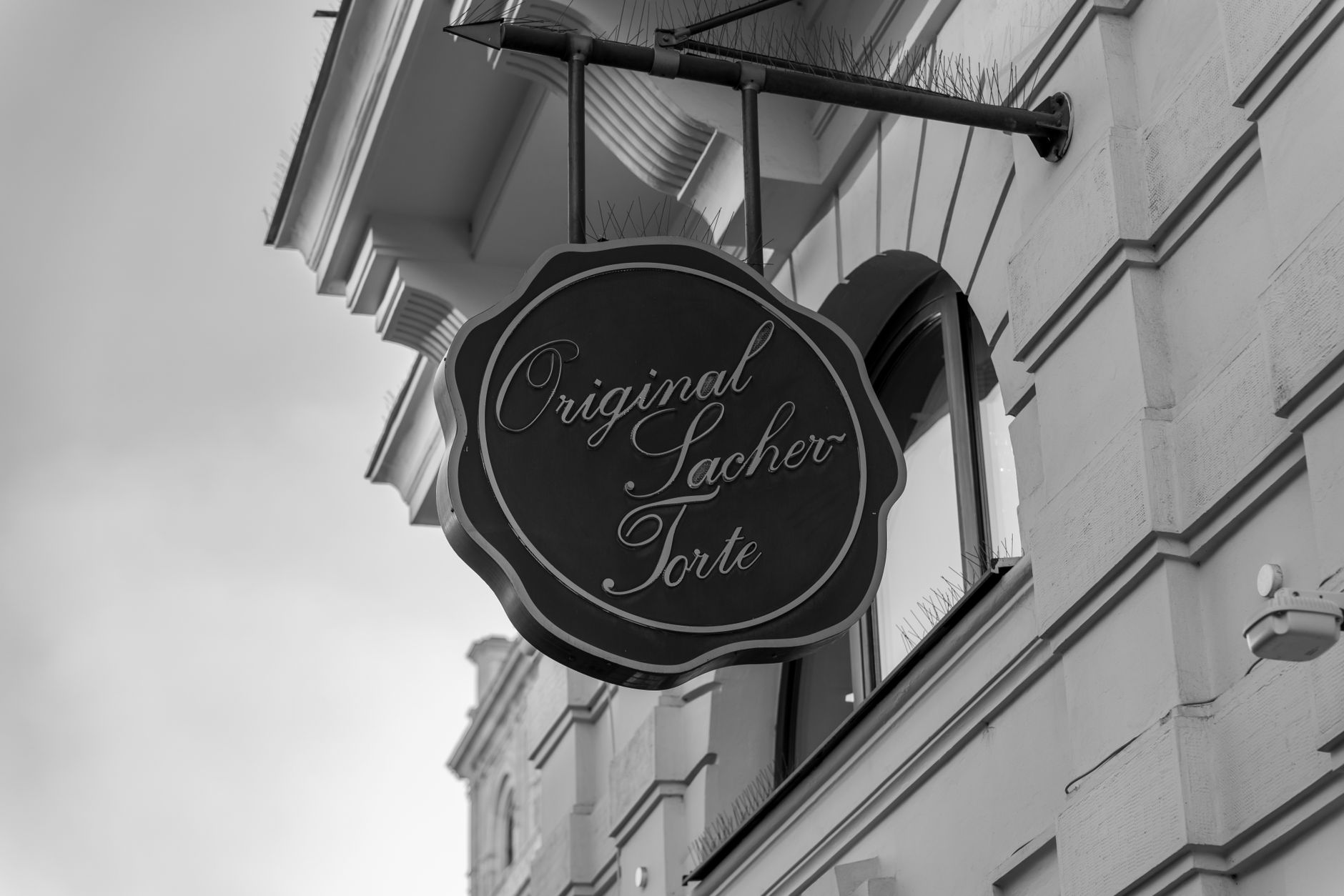 Cafe Sacher Vienna Analysis: Why This Austrian Cafe Leads Austria