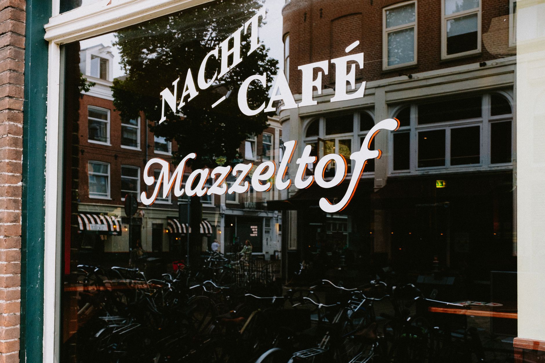 Cafe de Jaren Amsterdam Insight: Dutch Cafe Excellence in Netherlands