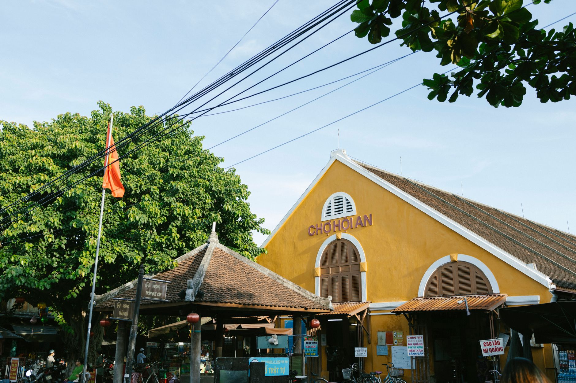 Panduan Kuliner Cao Lau Ba Le Vietnam: Hoi An Special Autentik Hoi An 2026