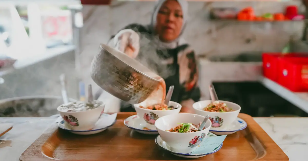 Coto Makassar Daeng, Makassar: Surga Coto Makassar yang Instagramable! Review Menu & Suasana