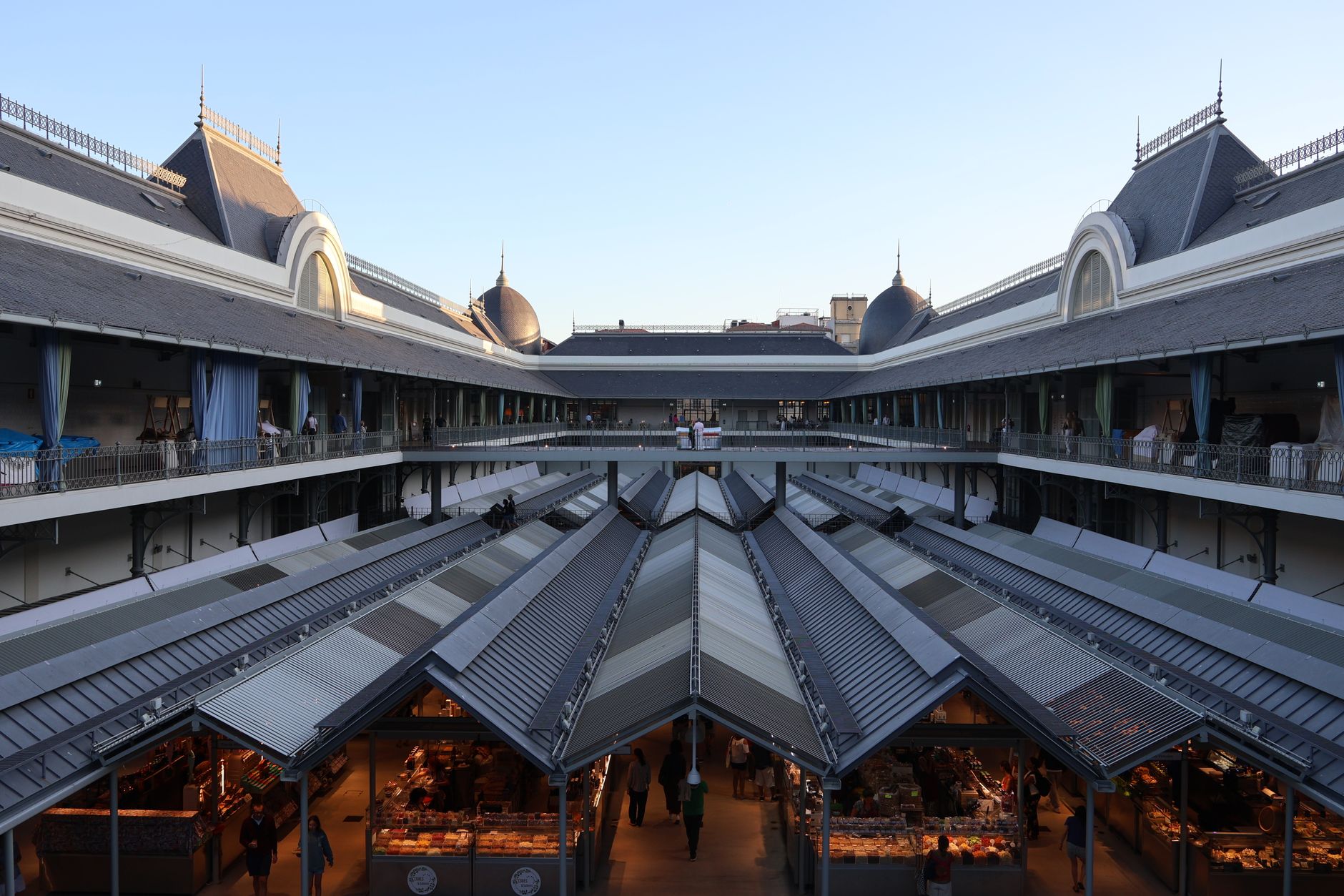 Eataly Torino: Food Hall Raksasa Italia yang Bikin Kamu Kalap Belanja