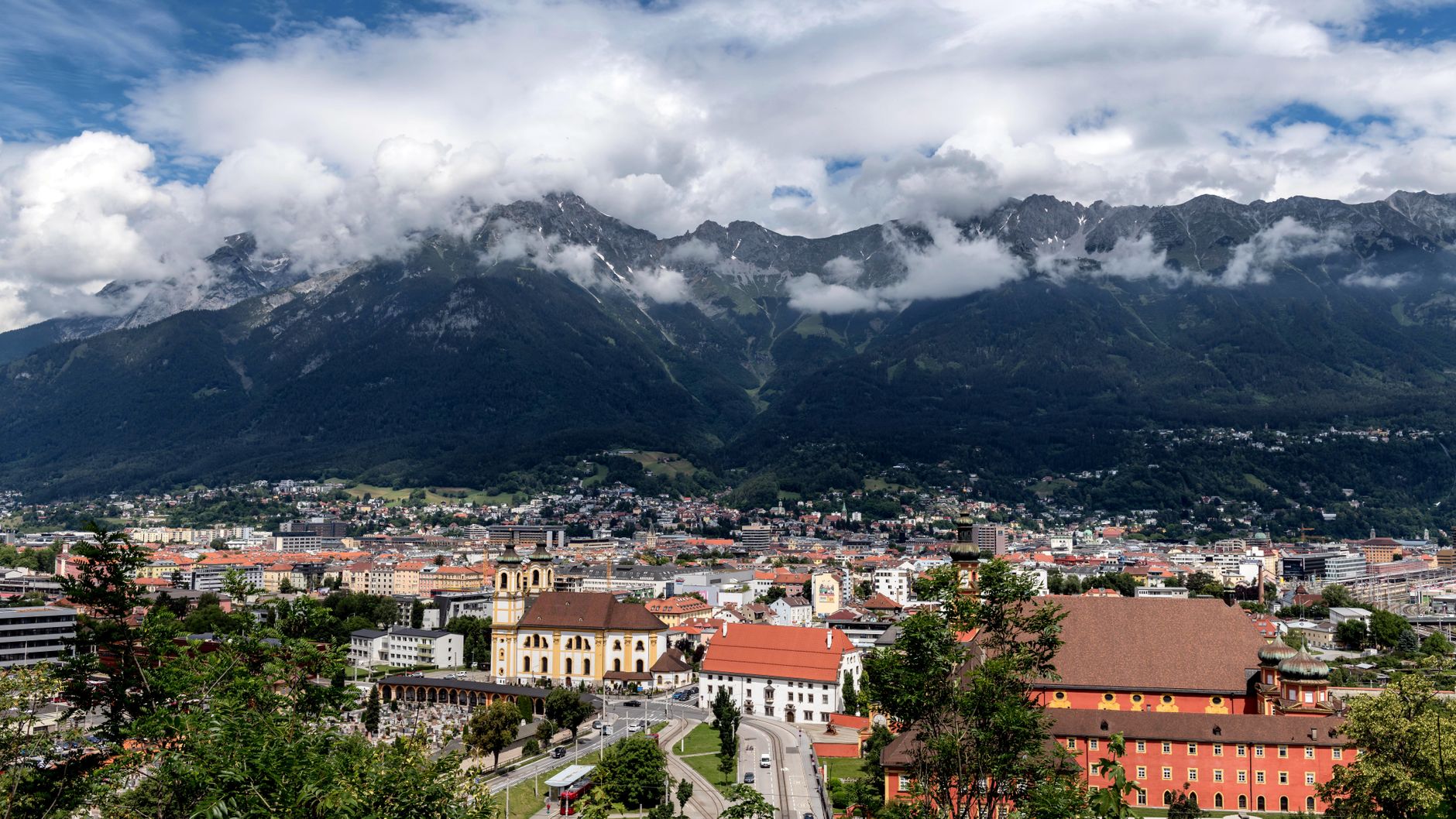 Panduan Kuliner Goldener Adler Innsbruck: Restaurant Tyrolean Terbaik Austria
