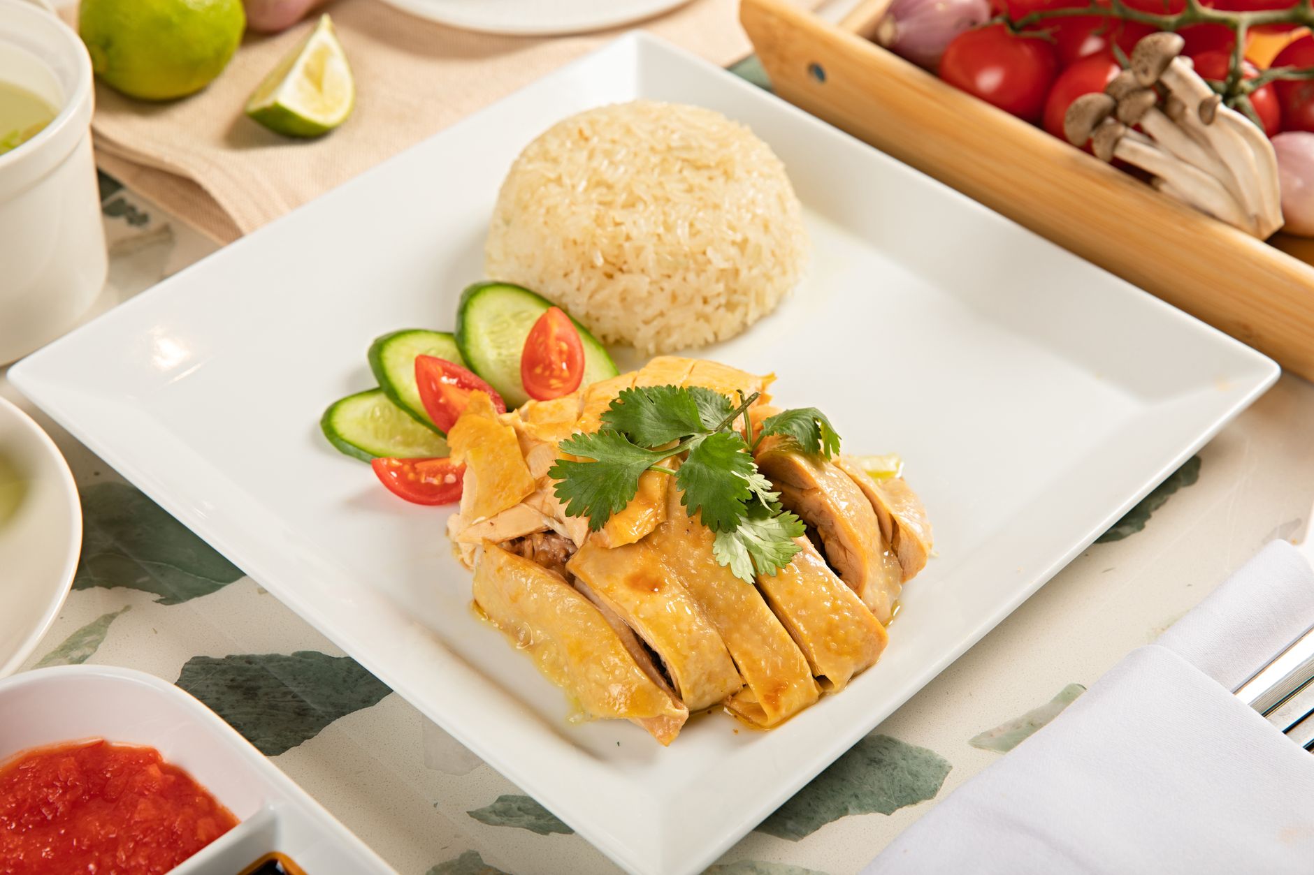 Hidangan signature Hainanese Chicken Rice Tian Tian