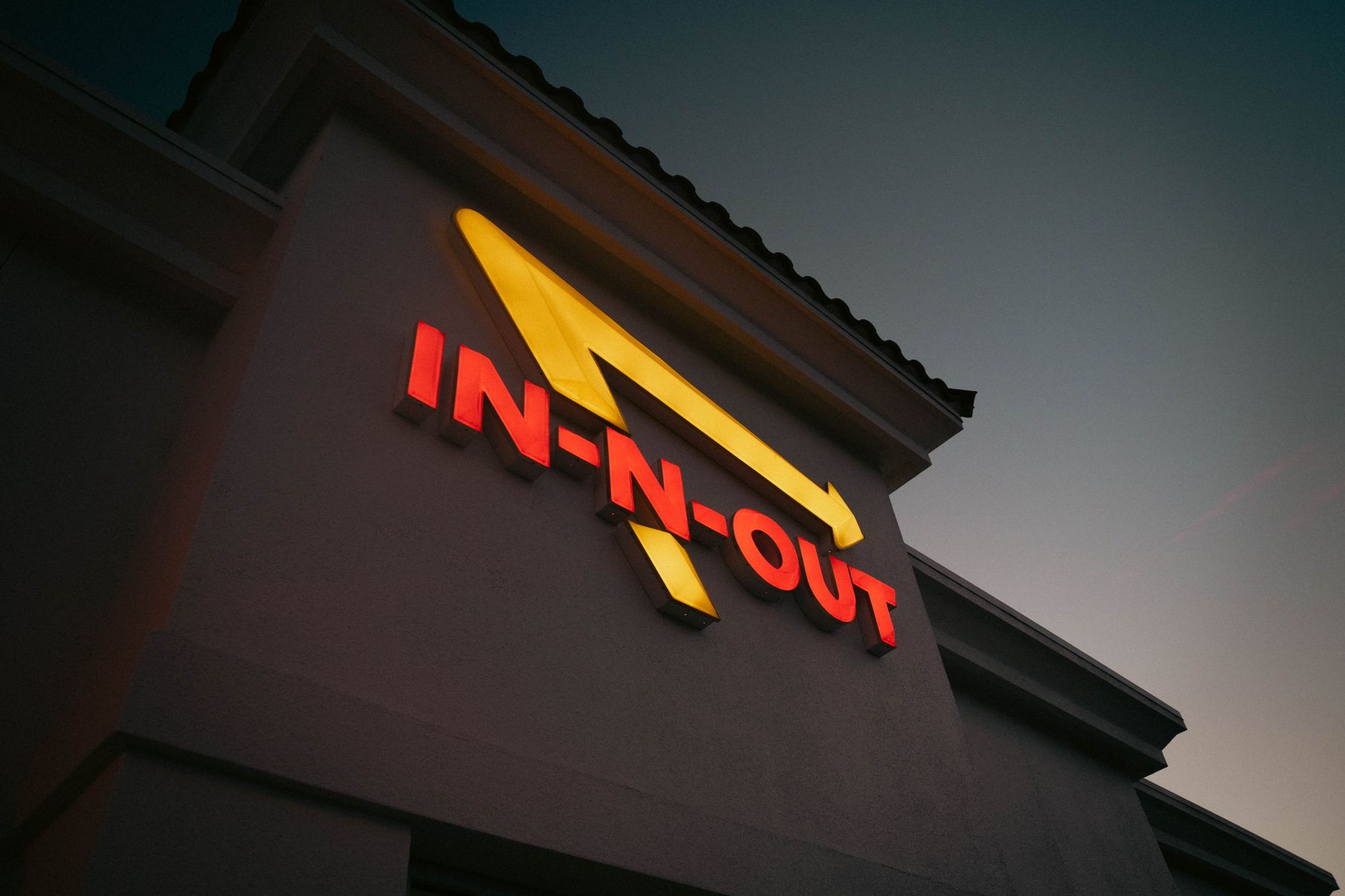 In-N-Out Burger: Fast Food Ikonik California yang Wajib Dicoba di LA