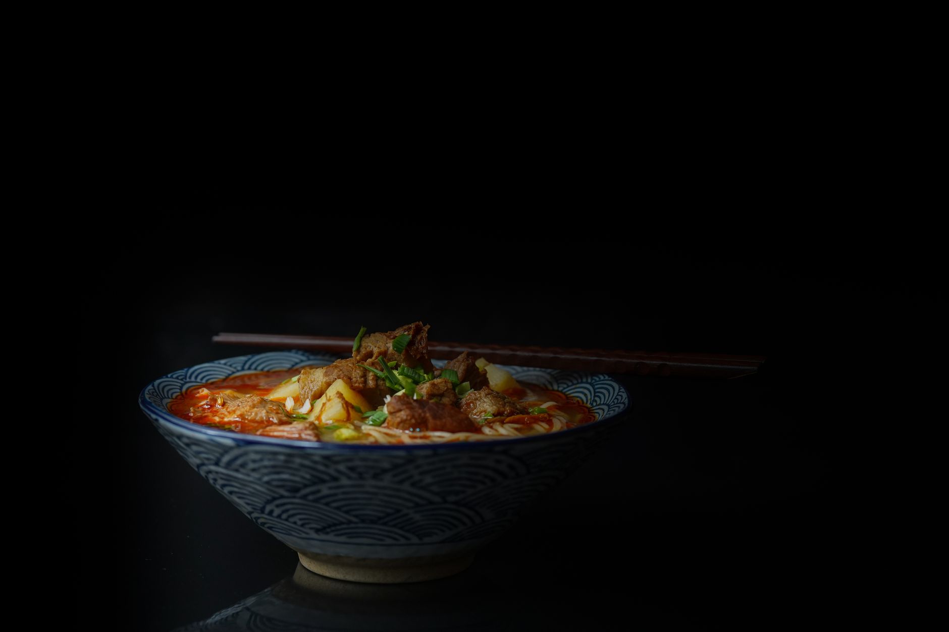 Hidangan signature Khao Soi Khun Yai