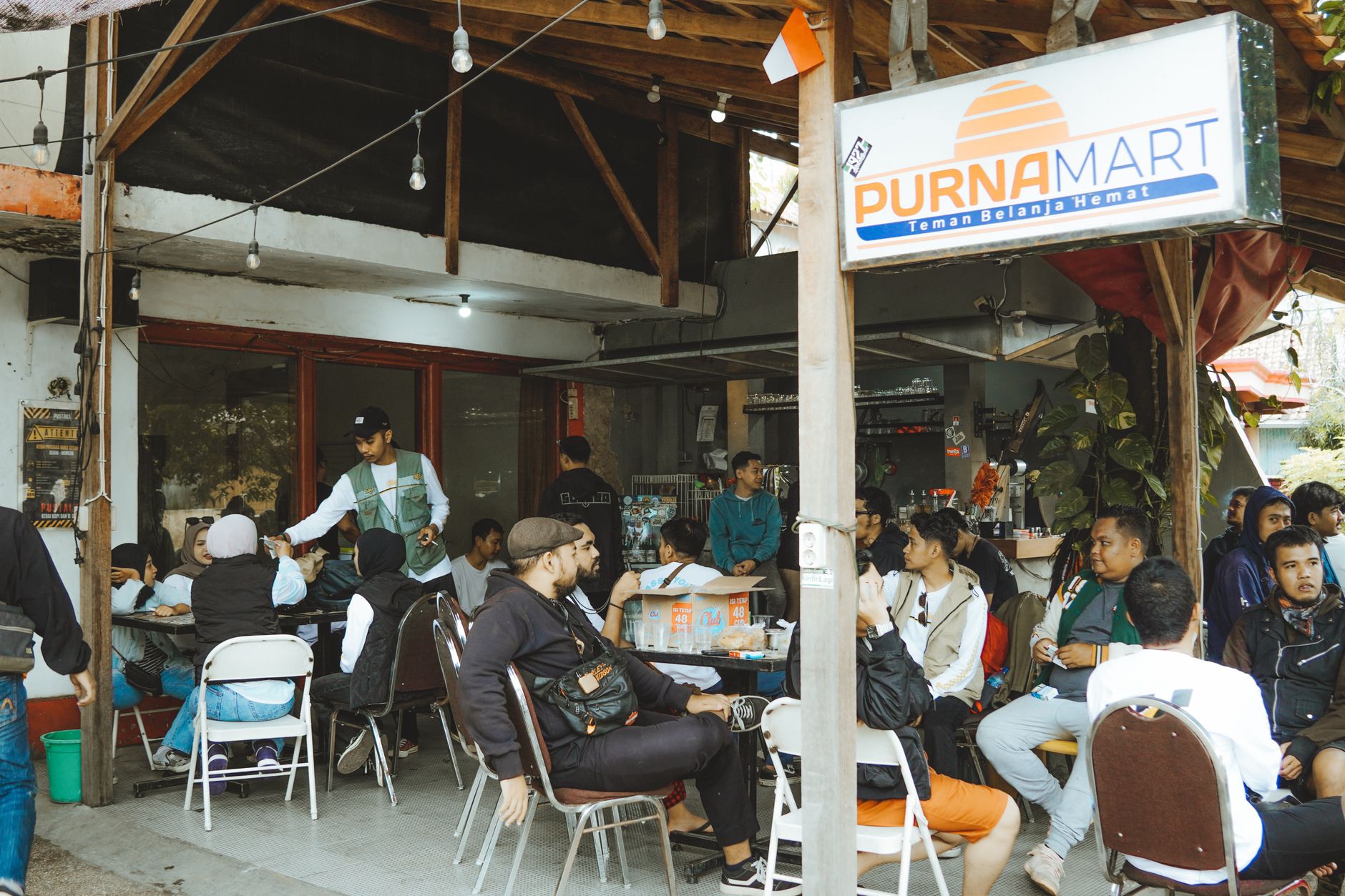 Kopi Anjis Bandung: Coffee Shop Paling Hits di Bandung