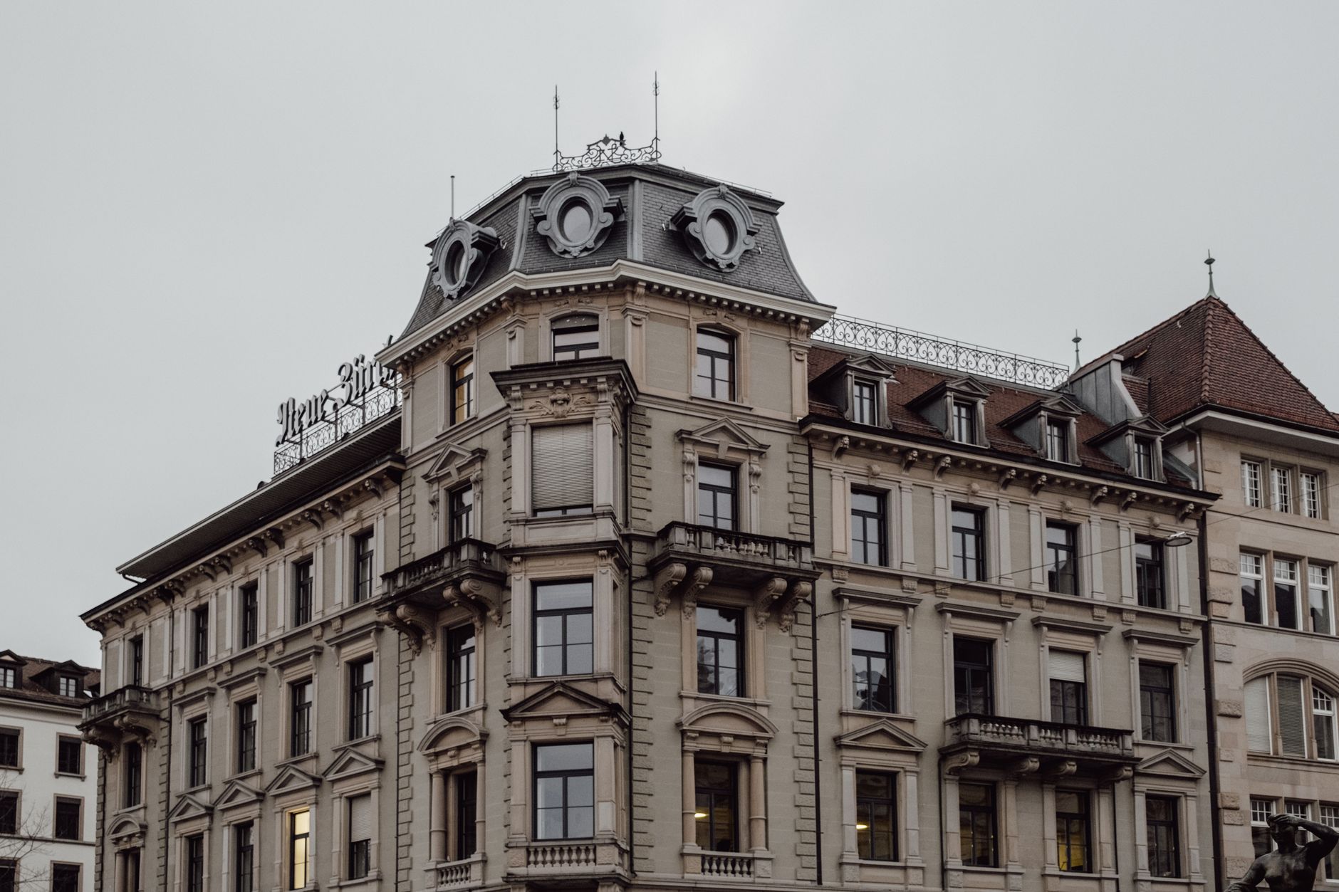 Panduan Kuliner Zurich: Kronenhalle, Restaurant Swiss Classic Wajib Dikunjungi