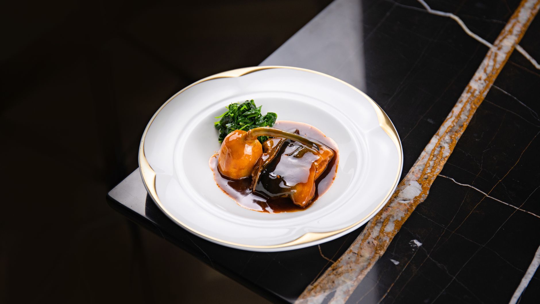 L'Atelier de Joel Robuchon plate detail