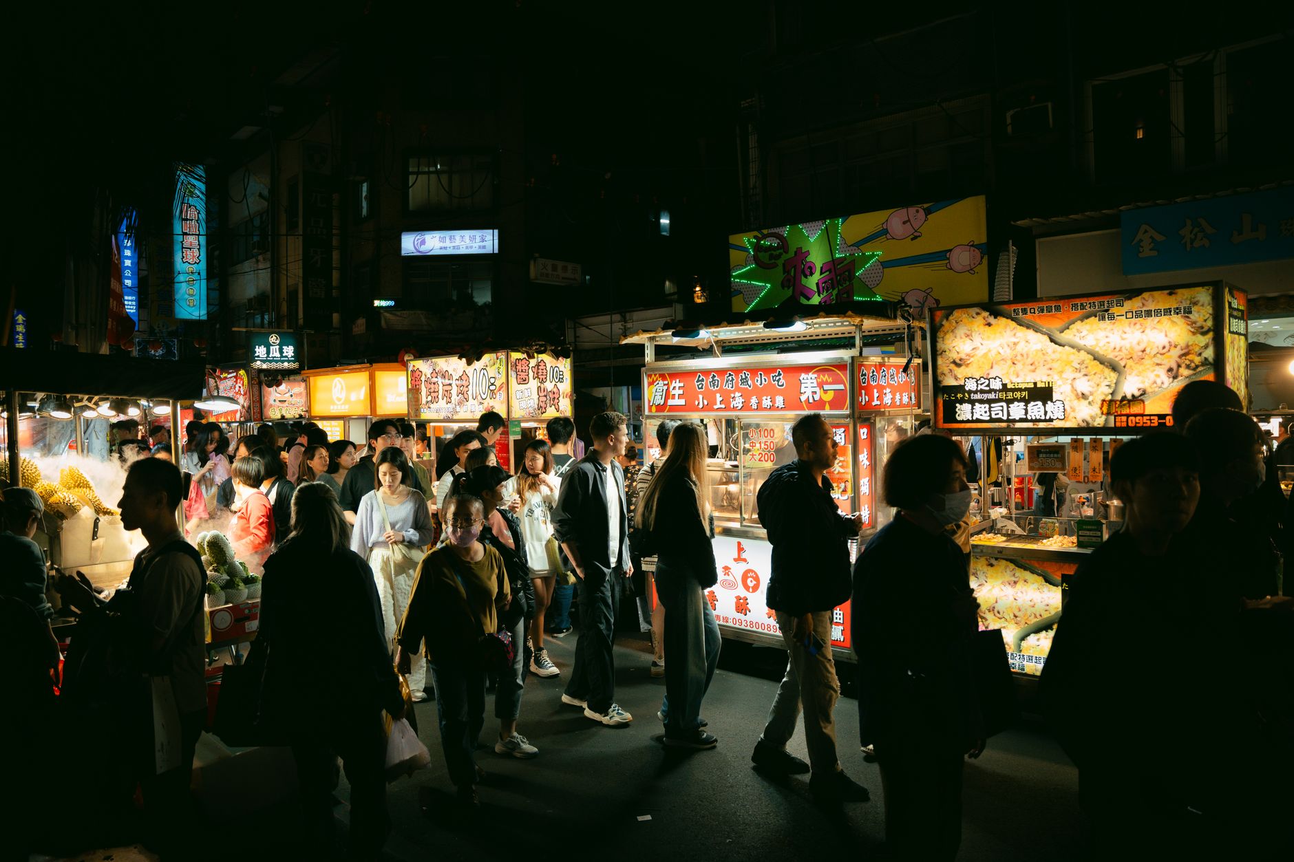 Liuhe Night Market interior