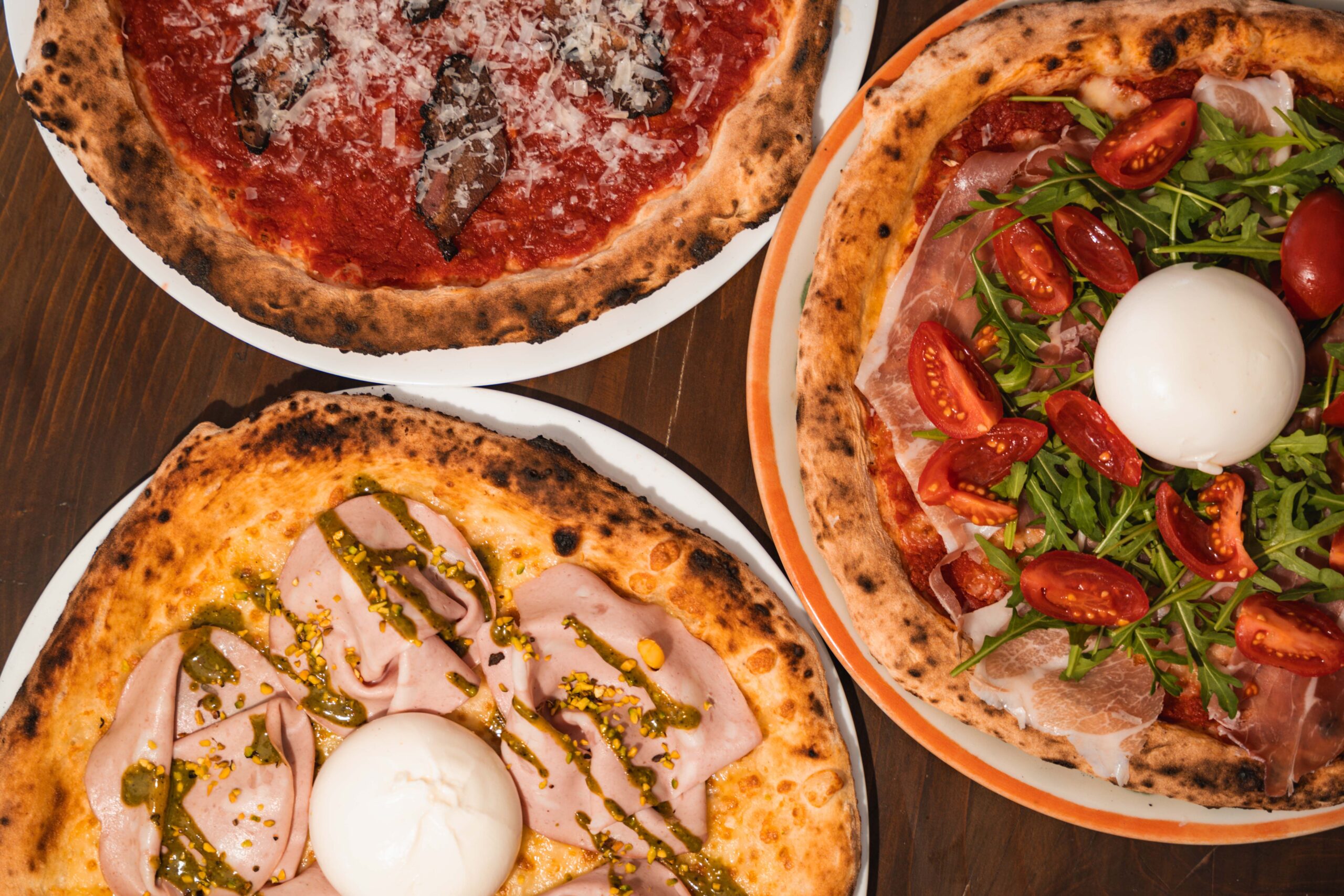 Inside Naples’s L’Antica Pizzeria: Pizza Margherita, Marinara Review