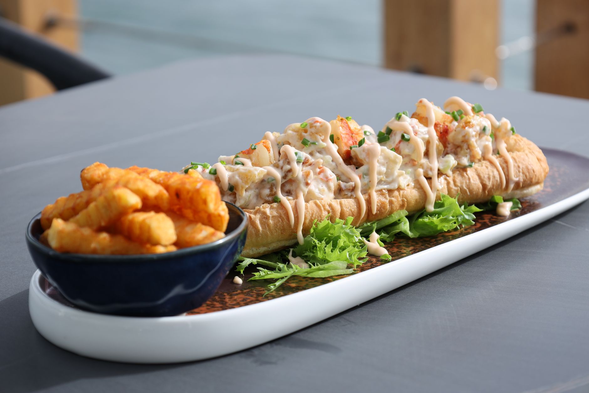 Neptune Oyster Boston: Lobster Roll Terbaik di Kota Boston