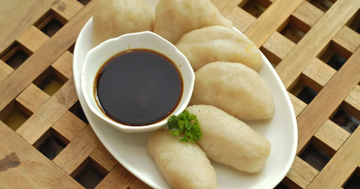 Review Pempek Khas Palembang di Pempek Cuko Mania, Palembang: Wajib Coba! Hidden Gem Kuliner Nusantara yang Bikin Nagih