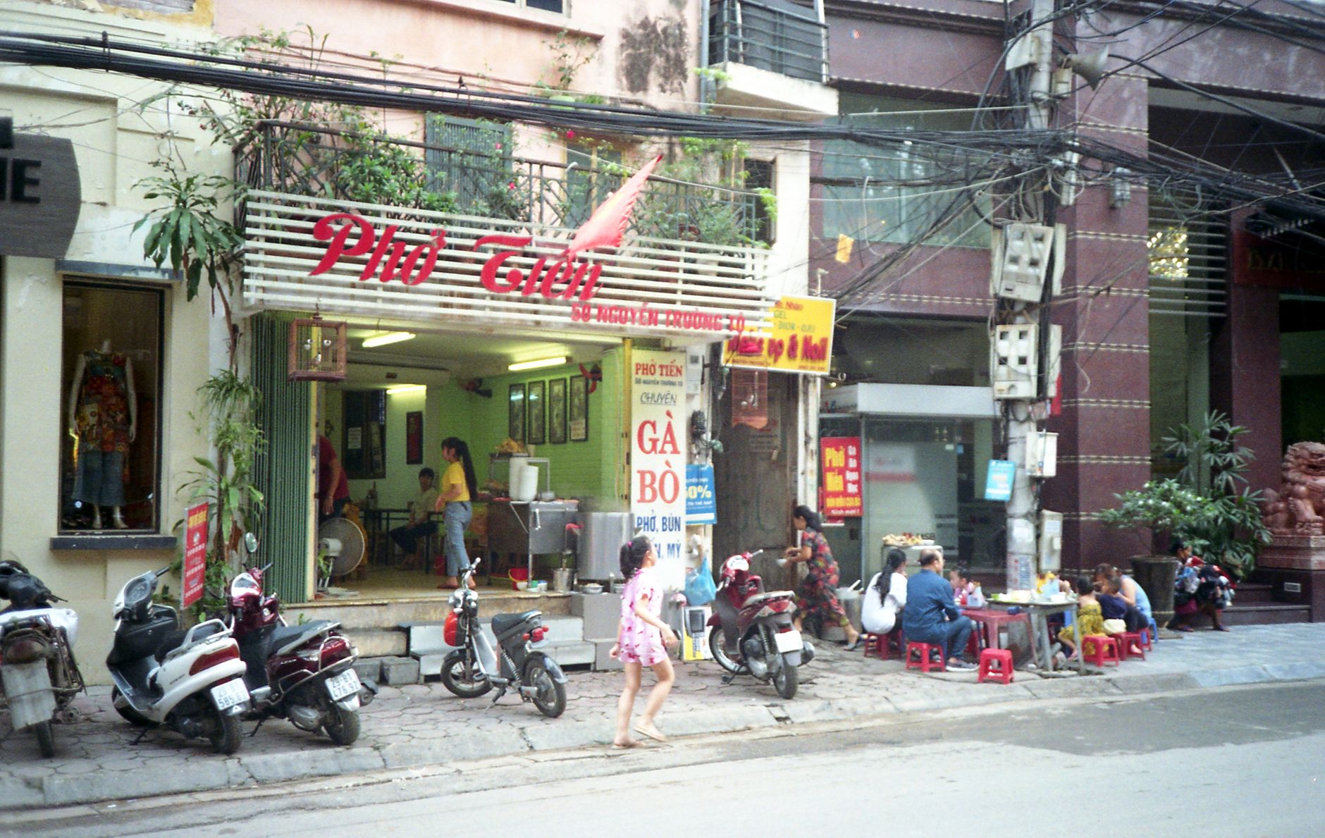 Pho Gia Truyen: Makanan Khas Vietnam Terbaik di Hanoi