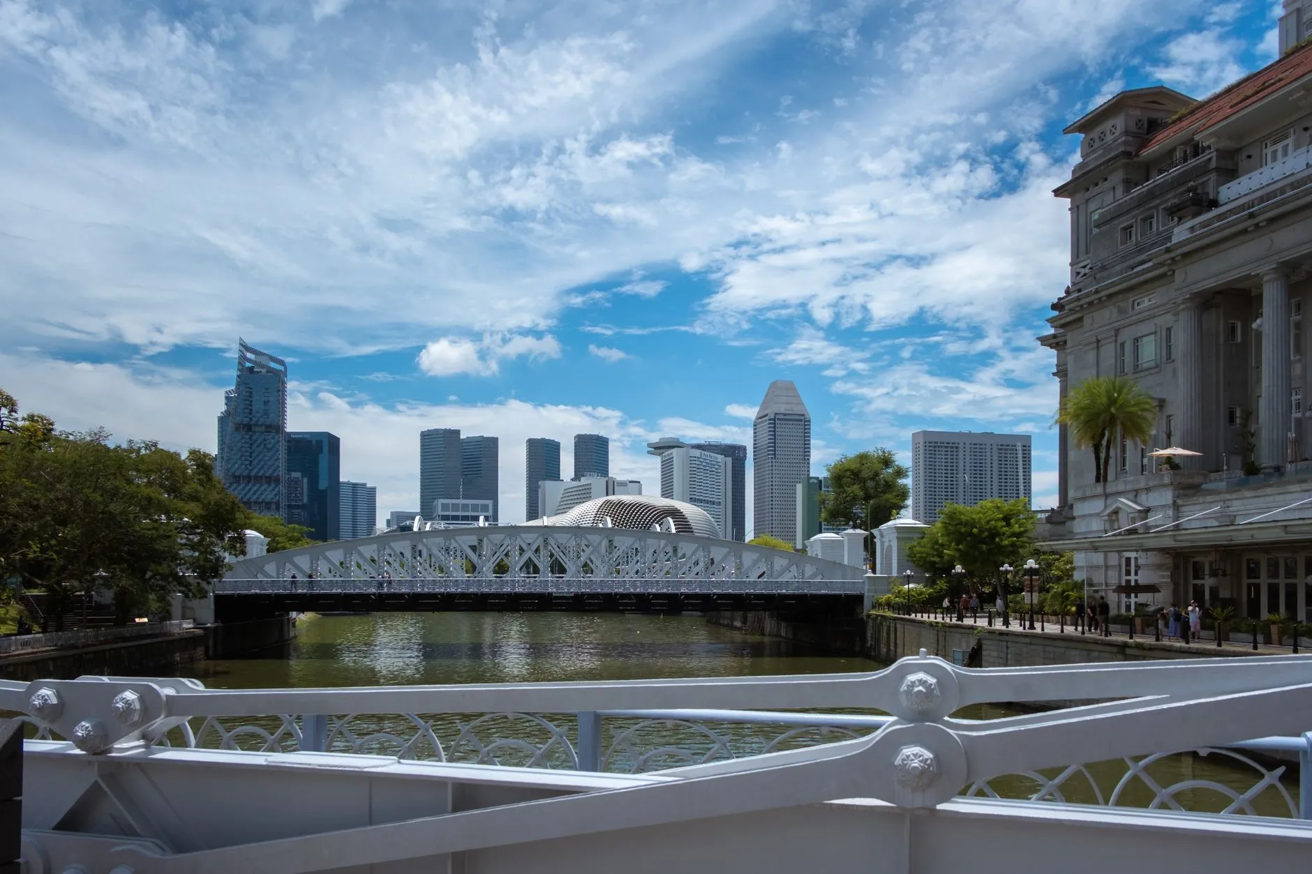 Raffles Hotel Singapore: Expert Review of Colonial in Singapore 2026