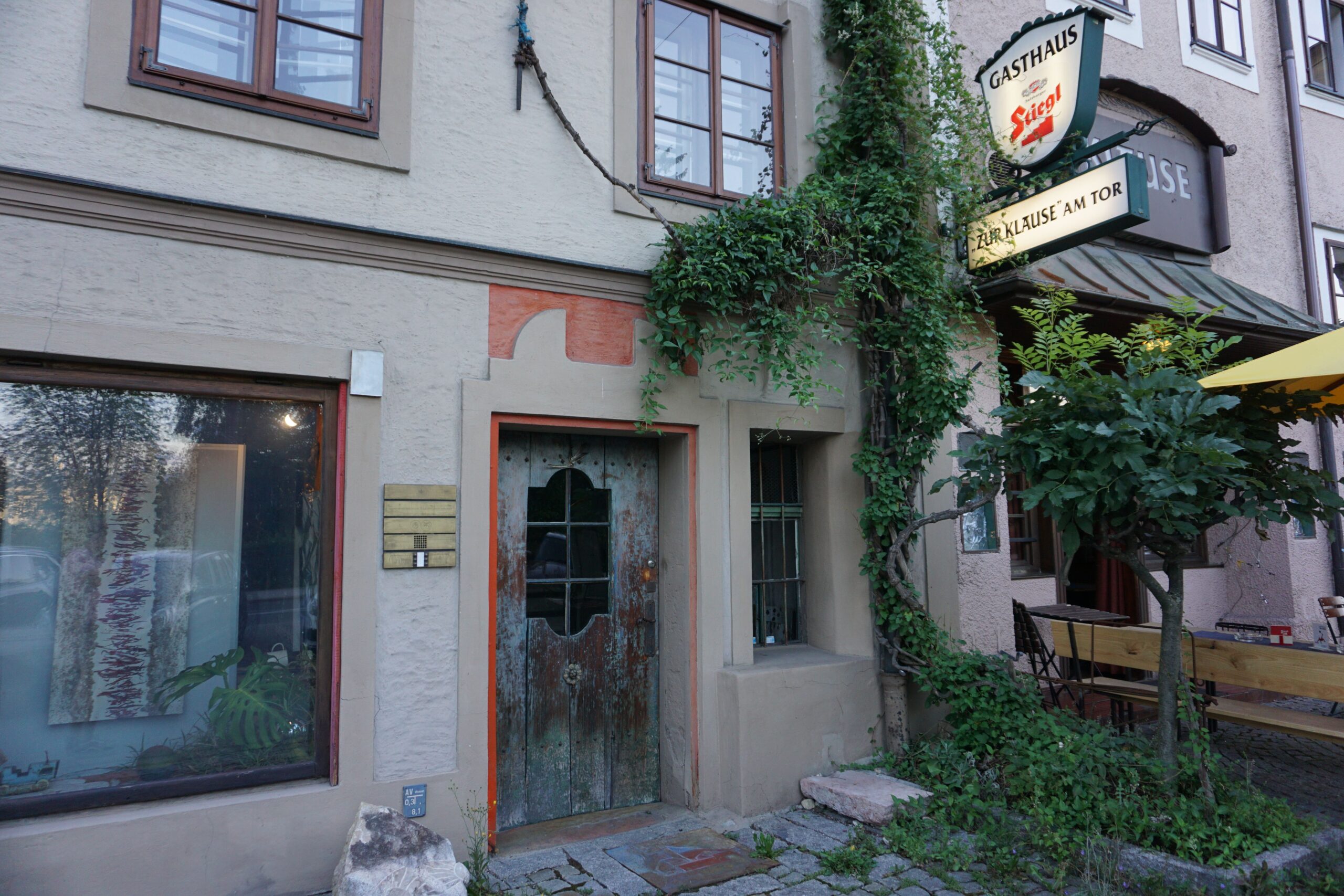 Budget Apfelstrudel, Mozartkugel at Café Tomaselli: Full Review