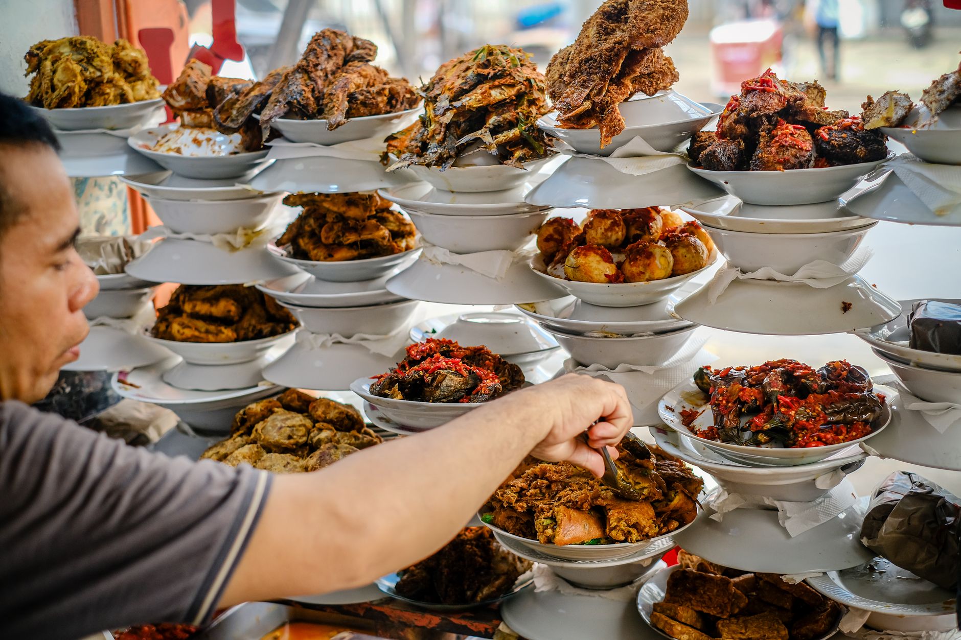 Panduan Kuliner Sari Ratu Padang: Restaurant Padang Terbaik Indonesia