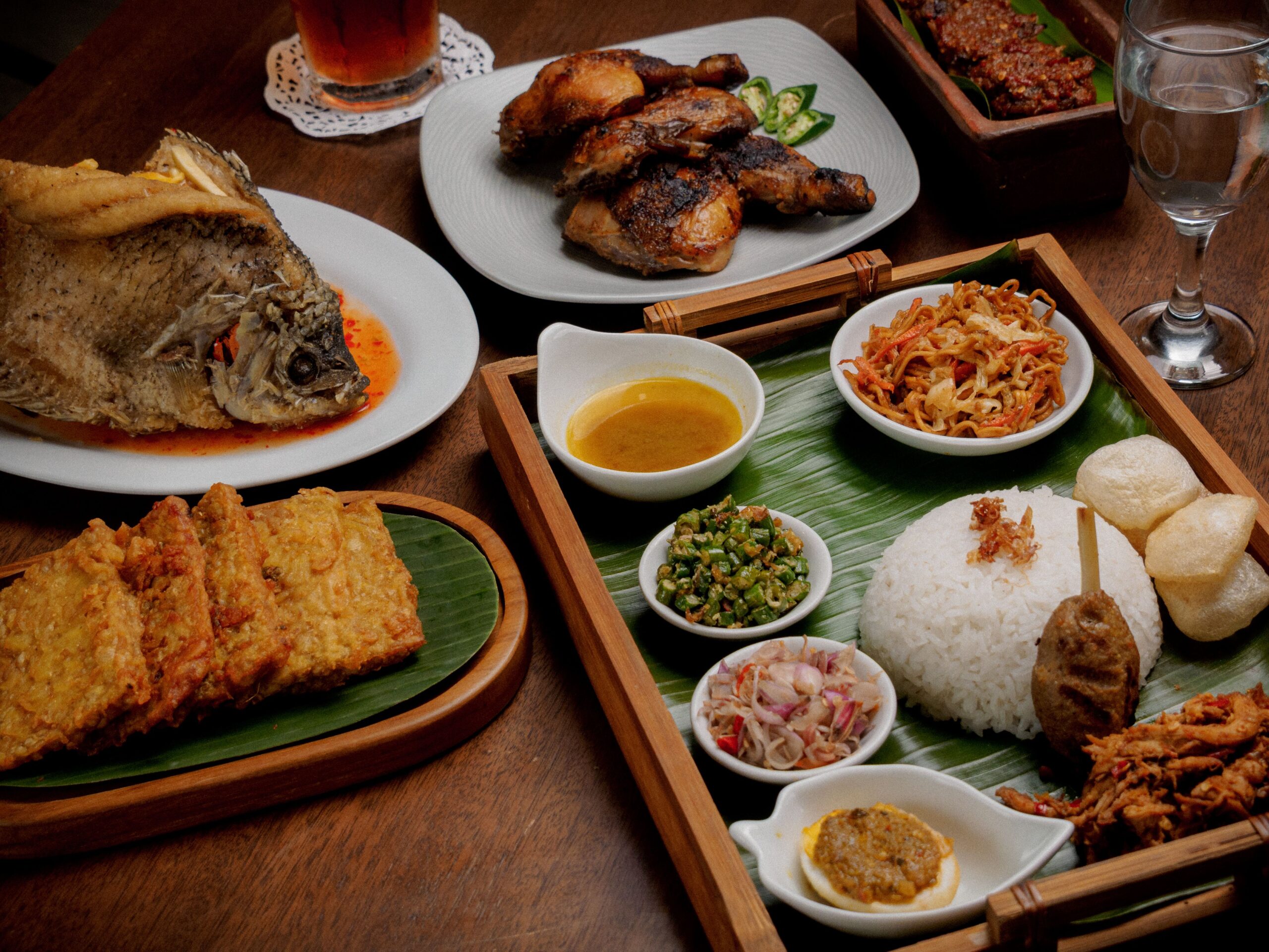 Nasi Kerabu in Kelantan, Malaysia: A Street Culinary Journey to Blue Rice Salad