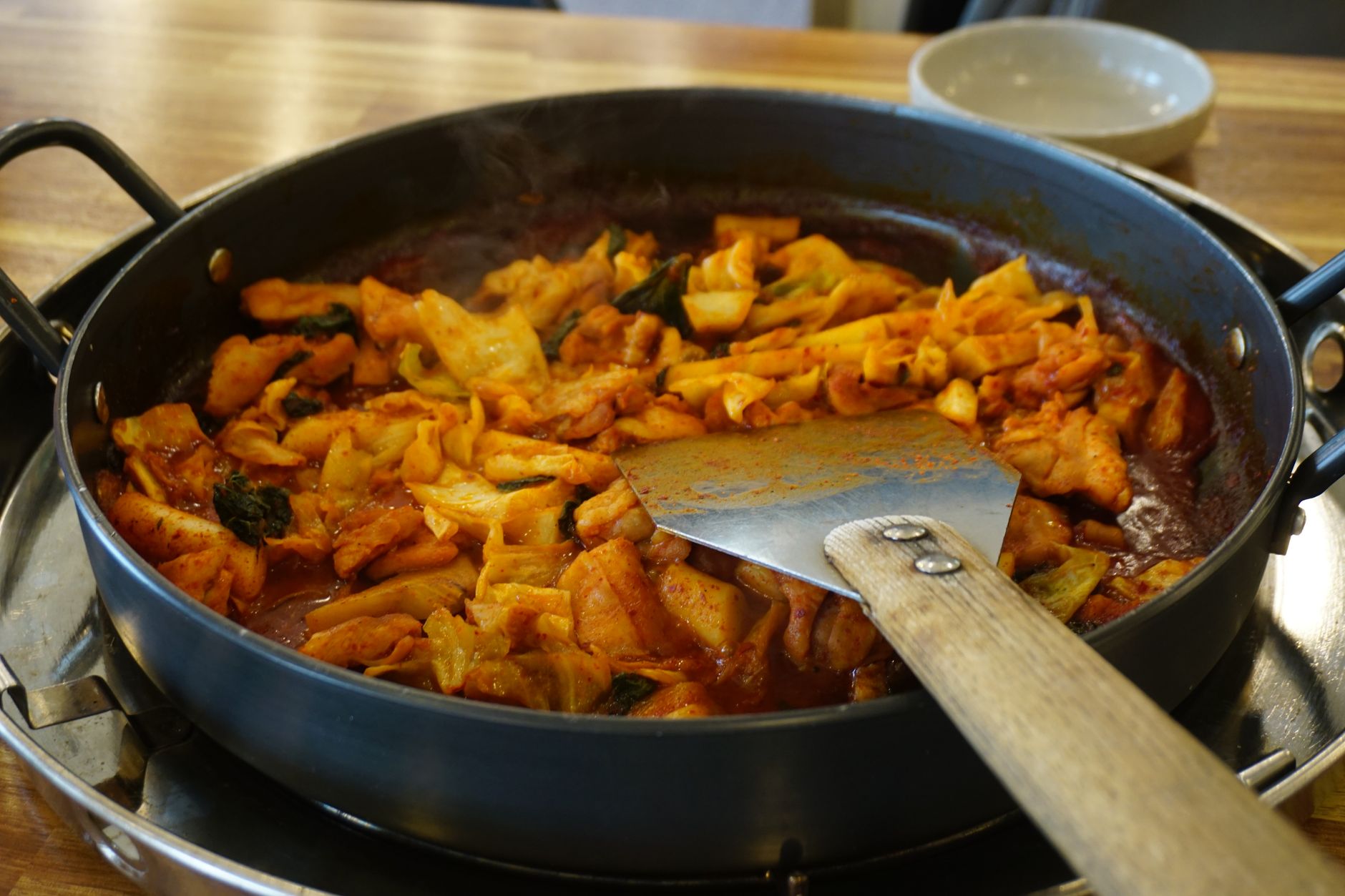 Panduan Kuliner Suwon: Suwon Galbi, Restaurant Beef Ribs Wajib Dikunjungi