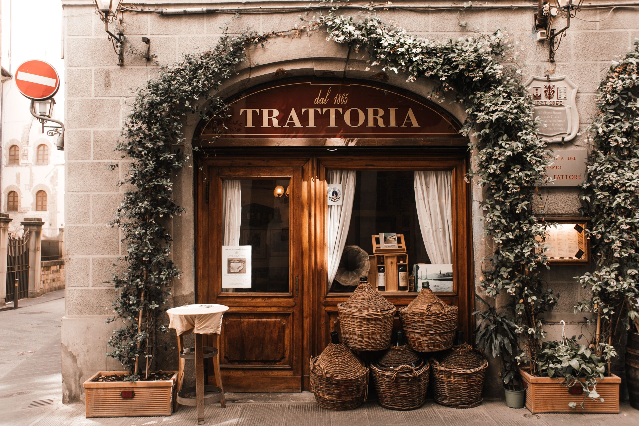 Best Trattorias & Enotecas In Rome 2026 – 18 Top Picks For Classic Roman Dining
