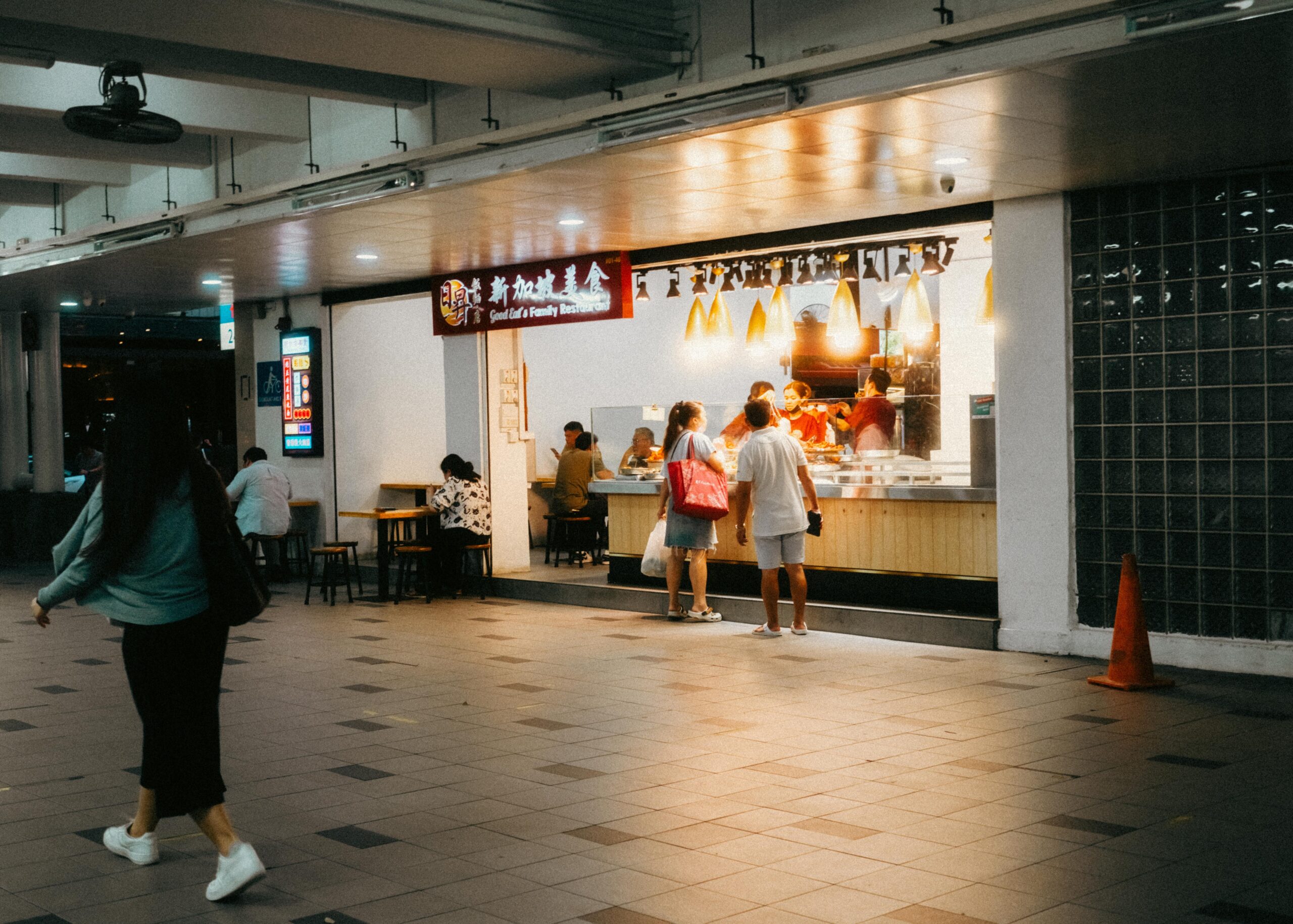 Maxwell Food Centre Review: The Story Behind SingaporeSingapore Hawker Review: The Story Behind