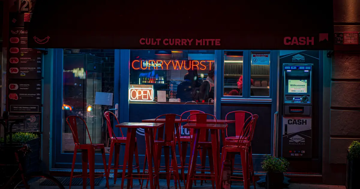 Street Food Berlin Khas Jerman di Currywurst Berlin, Berlin: Review Menu Andalan dan Pengalaman Kuliner