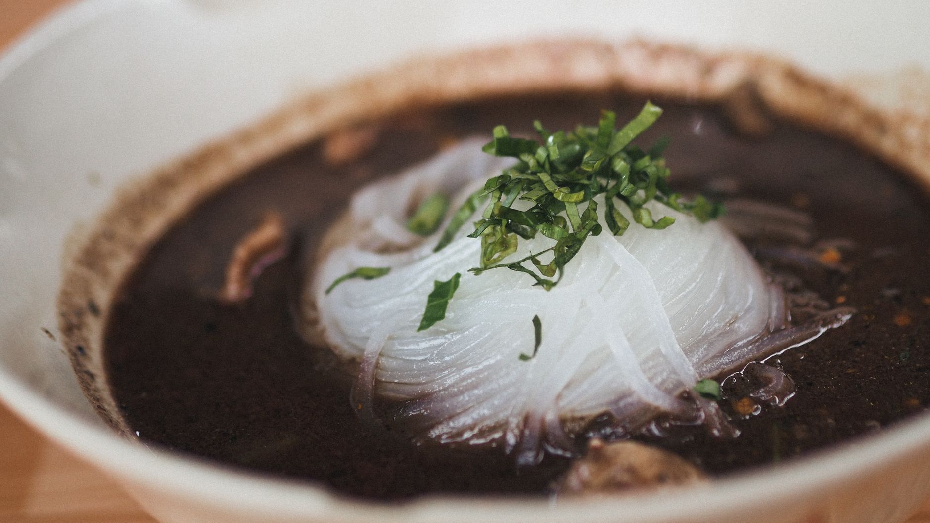 Boat Noodles Bangkok Analysis: Why This Rare Thai Street Food Dish at Boat Noodle Alley Deserves Global Attention in 2026