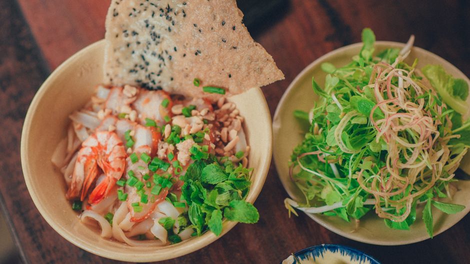 Cao Lau Hoi An Guide: Essential Hoi An Cuisine at Cao Lau Ba Be 2026