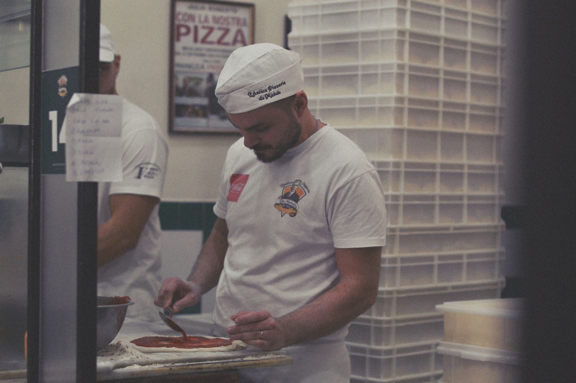 L’Antica Pizzeria da Michele Naples Analysis: Why This Street Food Leads Italy